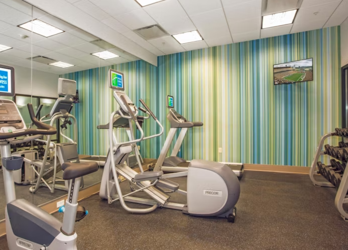 Holiday Inn Express & Suites Pittsburgh North Shore