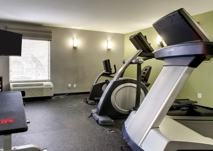 Holiday Inn Express & Suites Jackson Downtown – Coliseum