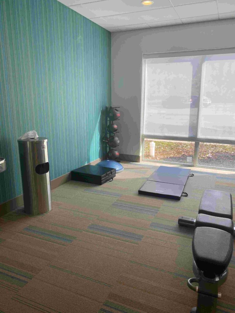 Holiday Inn Express & Suites Cincinnati South – Wilder
