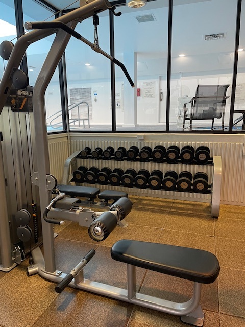 lat-pulldown
