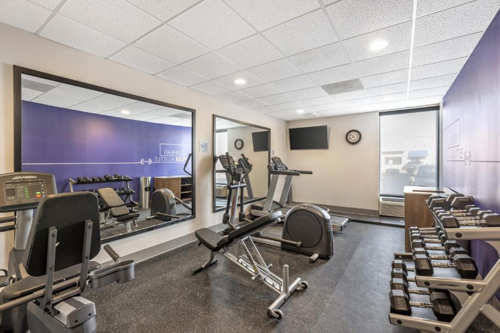 Holiday Inn Express Crestwood