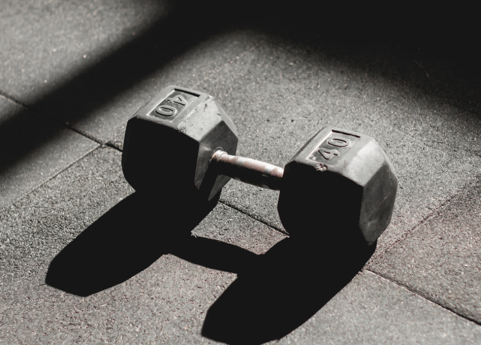 How to Maintain a Strong Strength Training Program While Traveling