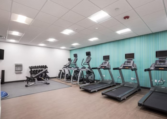 Holiday Inn Express & Suites Chicago – Hoffman Estates